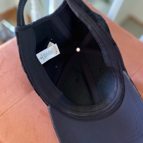 Lululemon hat - Picture 5 of 5